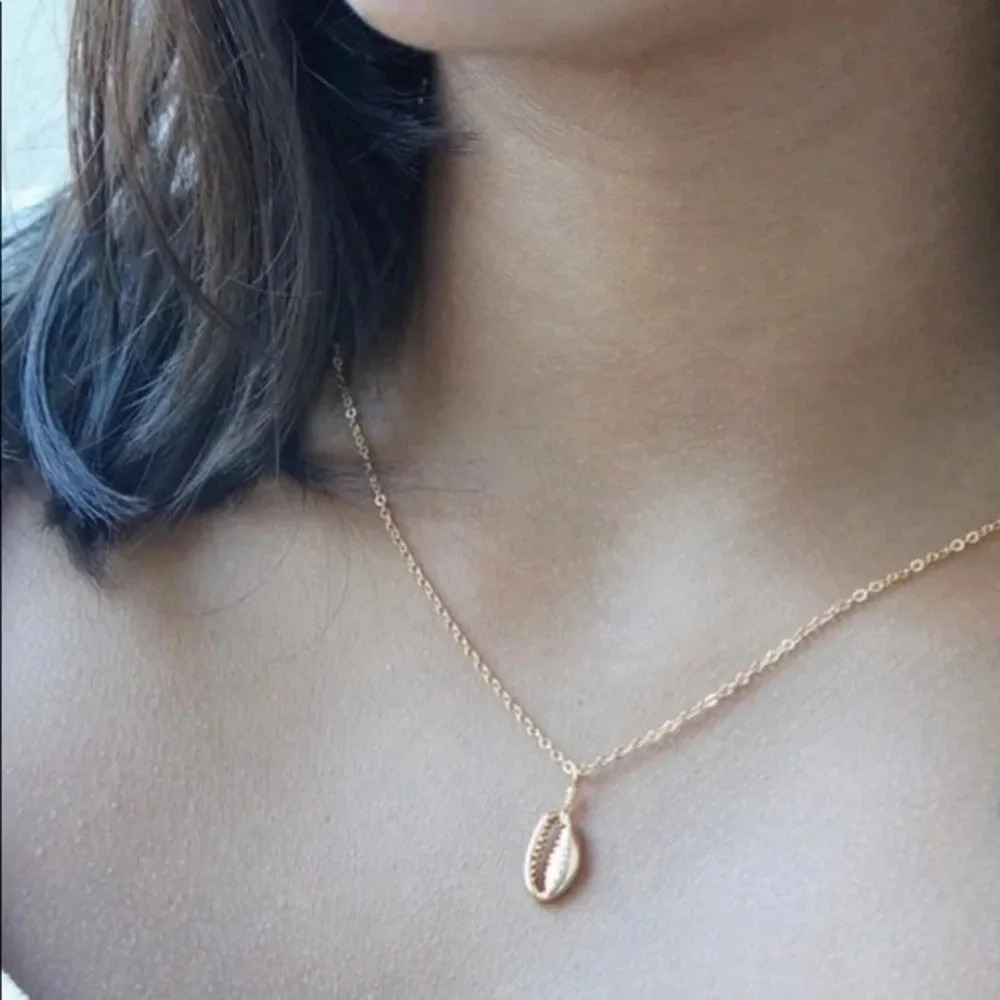 Dainty Cowrie Pendant Necklace - Picture 1 of 4
